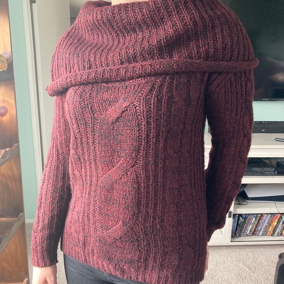 Burgundy knit sweater - Picture 2 of 3